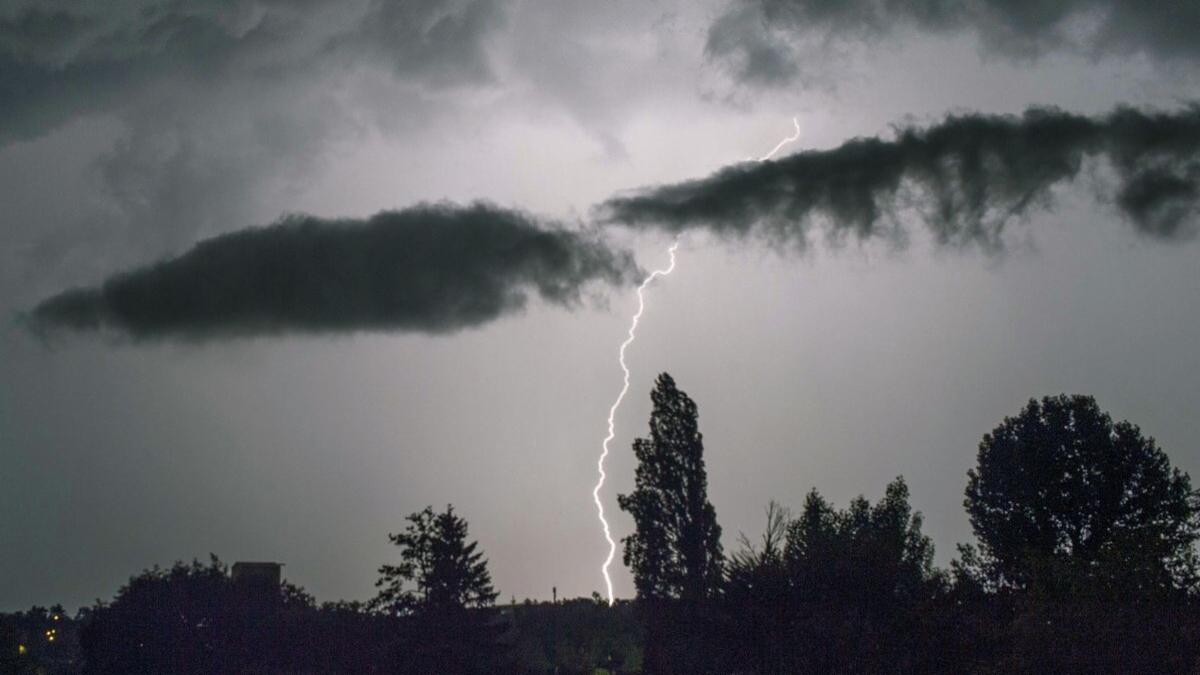Violent Storms Lash Bassin d'Arcachon with 135 km/h Winds