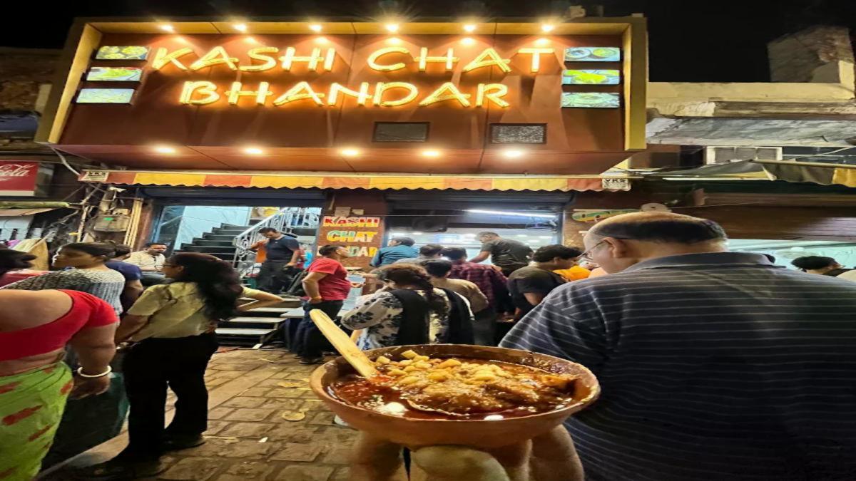 Kashi Chat Bhandar – Famous Street Food in Varanasi | Best Chaat in Kashi
