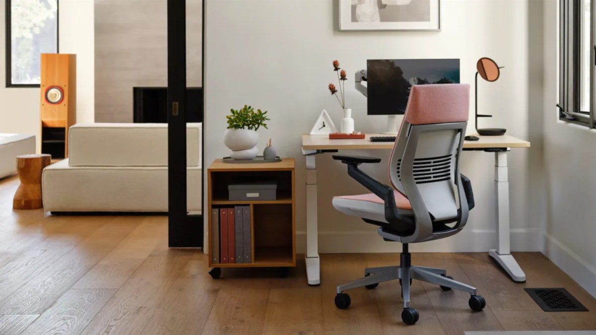 How to Set Up a Distraction-Free Workspace at Home – 2025 Guide