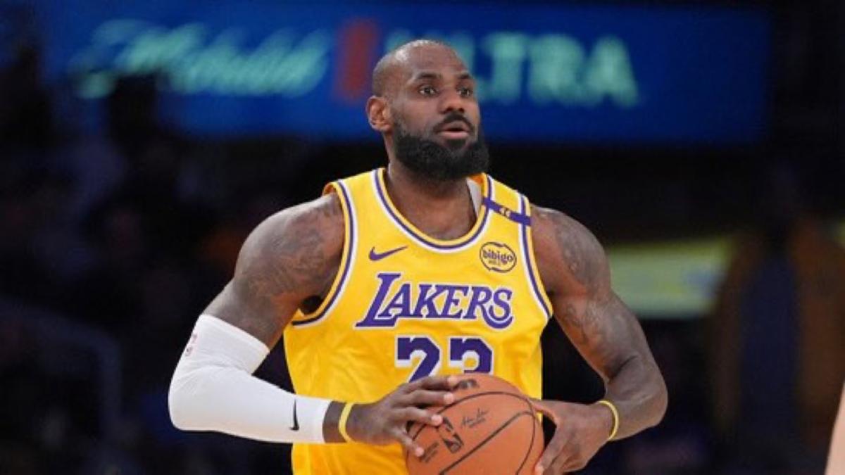 LeBron James Picks Up $52.6M Lakers Option